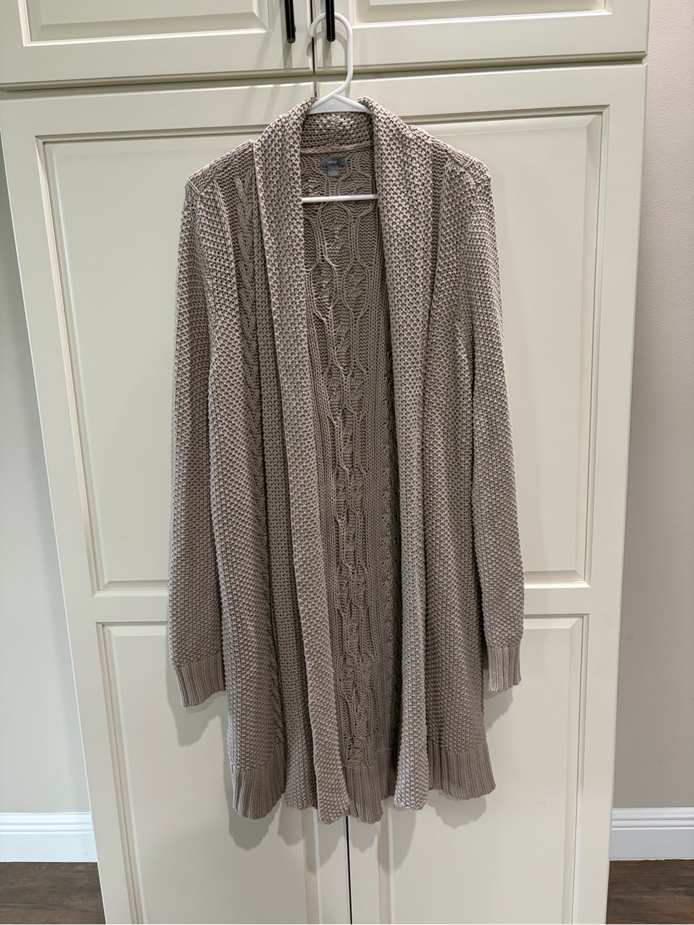 Aerie Women’s Long Open Front Cable Knit Cardigan Sweater Size Large Taupe